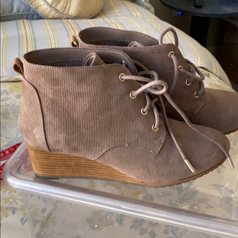 Dr. Schools wedge boot
